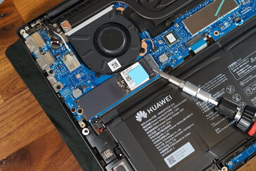 M.2 SSD değiştirilebilir