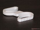 Bu model yaklaşık 6,3 cm uzunluğundadır ve izleyiciden uzağa doğru uzanır