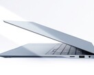 12,3 milimetre kalınlığıyla Samsung Galaxy Book6 Edge nispeten ince bir cihazdır.