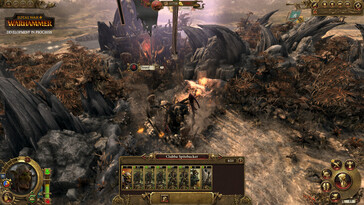 Total War: Warhammer'da bir çatışmayı gösteren bir görsel.