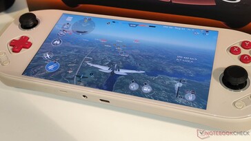 USB Tip C bağlantı noktası alt tarafta yer alıyor, bu da açılı bir konektör olmadan bize oldukça elverişsiz görünüyor