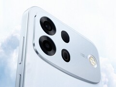 Oppo A7 Pro Max (resimde görülen), A6 Pro'dan daha da büyük bir bataryaya sahiptir.