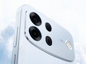 Oppo A7 Pro Max (resimde görülen), A6 Pro'dan daha da büyük bir bataryaya sahiptir.