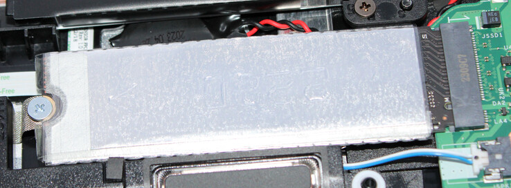 PCIe 4 SSD, sistem sürücüsü olarak görev yapar.