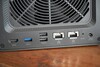 Ugreen NASync DXP4800 GT'nin arka yüzü