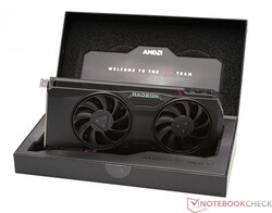 AMD Radeon RX 7800 XT'nin test edilmesi: AMD Almanya tarafından sağlanan test ünitesi