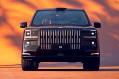 330 kW şarj gücüyle, 6,614 lb ağırlığındaki Zeekr 9X Ultra AWD PHEV, rakip birçok tamamen elektrikli modelden daha hızlı şarj oluyor