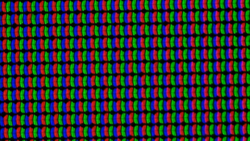 LC ekran, bir kırmızı, bir mavi ve bir yeşil ışık yayan diyottan oluşan klasik bir RGB alt piksel matrisi kullanır