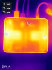 Stres testi sırasında Asus NUC 15 Pro+ (üst taraf)