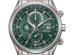 Yeşil kadranlı, paslanmaz çelik kasa ve bilezikli, üç alt kadranlı ve dünya saati ölçeğine sahip Citizen World Chronograph A.T. AT8260-85X saat.
