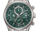 Yeşil kadranlı, paslanmaz çelik kasa ve bilezikli, üç alt kadranlı ve dünya saati ölçeğine sahip Citizen World Chronograph A.T. AT8260-85X saat.