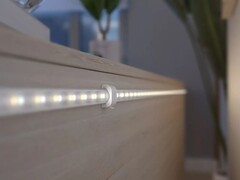 Philips Hue Flux şerit ışık aksesuarları (resimde görülen montaj braketi) Avrupa'ya ulaştı. (Resim kaynağı: Philips Hue)