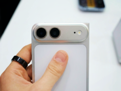 iPhone Ultra/Fold kılıf tasarım modeli uygulamalı.