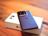 Motorola Edge 70 Pro, alışılmadık bir tasarıma sahip bir işlemciye sahip. Ancak bu durumun her yönüyle olumlu olduğu söylenemez.