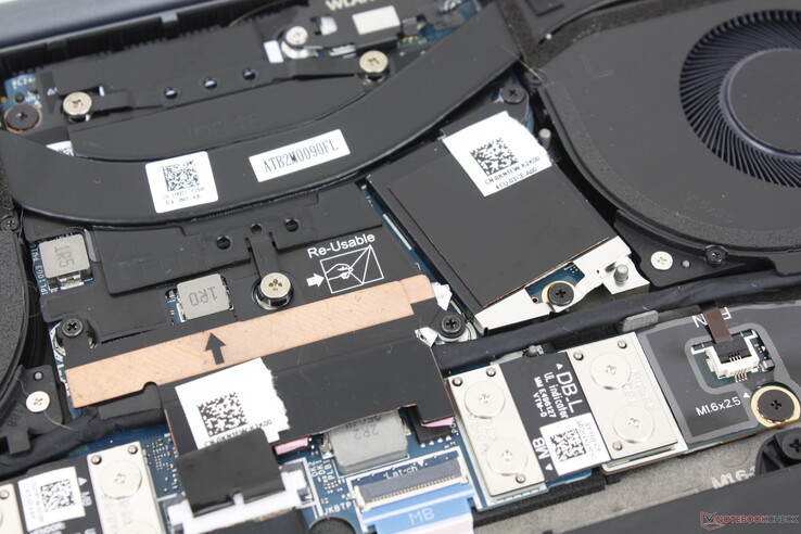 Modelin 80 mm (veya 2280) SSD'leri desteklemediğini unutmayın. İkincil dahili sürücüler için destek yoktur