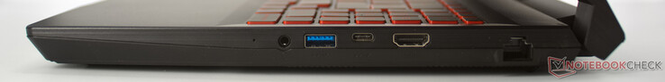 3,5 mm ses bağlantı noktası, USB-A 3.2 (5 Gbit/sn), USB-C 3.2 (5 Gbit/sn), HDMI 2.0 (4K UHD, 60 Hz'ye kadar), RJ-45 (LAN)