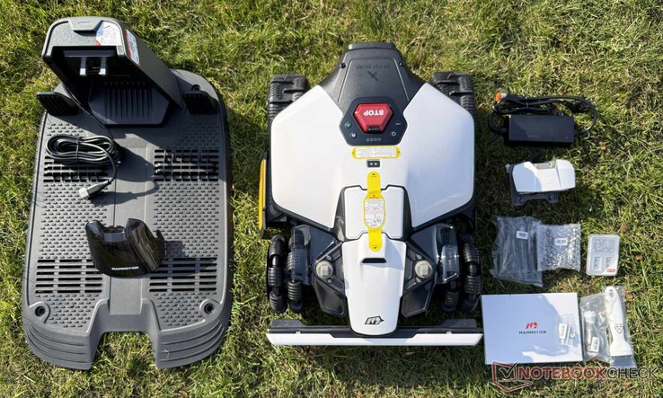 Mammotion Luba mini 2 AWD kutu içeriği