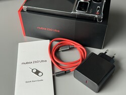 Nubia Z60 Ultra'nın kutu içeriği (Fotoğraf: Daniel Schmidt)