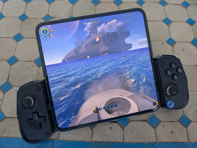 Subnautica, Android cihazınızda 30 saatten fazla su altında hayatta kalma deneyimi sunuyor