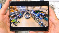 Tiranyum izlerini bulmak amacıyla, JerryRigEverything YouTube kanalı Samsung Galaxy Z Fold8'i parçalara ayırıyor.