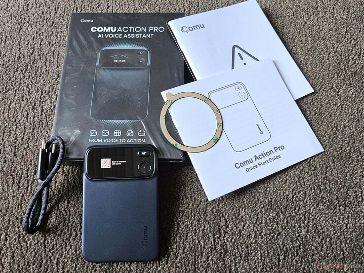 Paket içeriği basit ama kullanışlıdır. Ayrıca yapışkanlı bir manyetik halka da içerir.