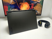 Asus TUF Gaming A18, taşınabilirlikten ödün vererek devasa bir ekrana sahip.