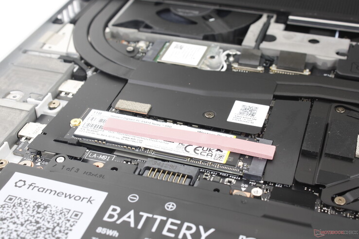 LG Gram 16 serisinin aksine, Laptop 16 dahili bir ikincil SSD'yi desteklemiyor