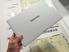Resimde görülen Huawei Matebook Pro S
