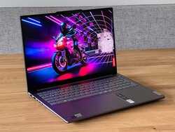 İncelemede: Lenovo Yoga Pro 9i 16 G9. Test cihazı tarafından sağlanmıştır: