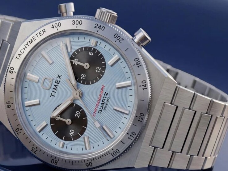 Timex TW2Y92400, buz mavisi radyal CD tarzı kadranı ve siyah alt kadranlarıyla öne çıkıyor,