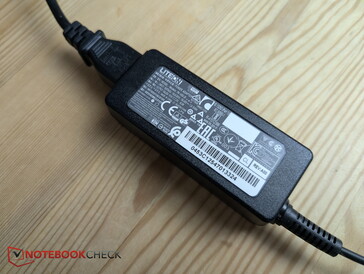 Connect 15’in minik AC adaptörü