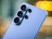 Galaxy S27 Ultra'nın resmi olmayan görseli.
