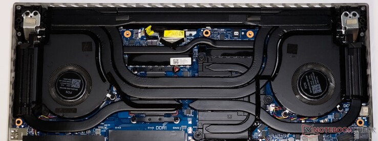 Scar 16, hem CPU hem de GPU'da sıvı metal içeren üçlü fanlı yedi ısı borulu soğutma sistemi kullanır