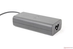 Evrensel 65 W USB-C AC adaptörü