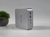 Minisforum M2 mini PC ön bağlantı noktaları görünümü