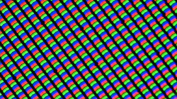 LC ekran, bir kırmızı, bir mavi ve bir yeşil ışık yayan diyottan oluşan klasik bir RGB alt piksel matrisi kullanır.