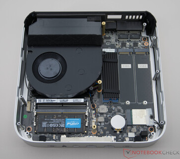 Güç kaynağı ünitesi çıkarılmış Minisforum AI X1 Pro