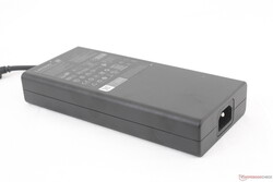 Büyük 400 W AC adaptör