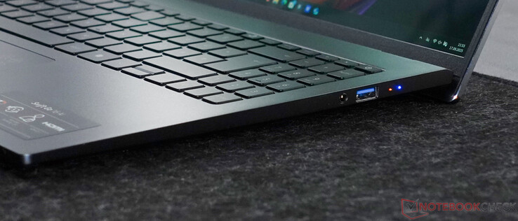 3.5 mm Kulaklık; USB-A 3.1