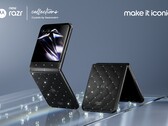 Motorola'nın Razr 70 modeli, Swarovski kristalleriyle süslenmiştir.