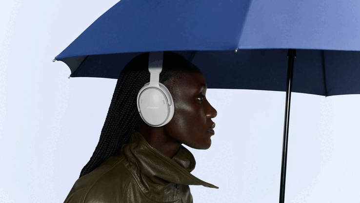 Pil ömrü, Immersive Audio özelliği etkinleştirildiğinde 18 saate kadar, etkinleştirilmediğinde ise 24 saate kadar olarak belirtilmiştir; 15 dakikalık hızlı şarjla 2,5 saatlik kullanım süresi eklenir.