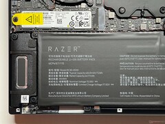 M.2-2280 SSD, pil ve hoparlör modülü
