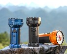 Olight Marauder 3 25.000 lümenlik el feneri, Midnight Blue, Siyah ve Turuncu renk seçenekleriyle sunulmaktadır.
