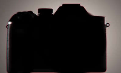 Sony RX10 V'nin silueti oldukça farklı...