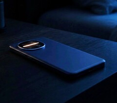 Sharp Aquos R11'in kamera modülünde bir RGB LED şeridi bulunuyor.