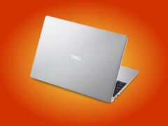 Dell 15 D15266'nın ağırlığı 1,54 kg'dan başlar ve iki renk seçeneği mevcuttur.