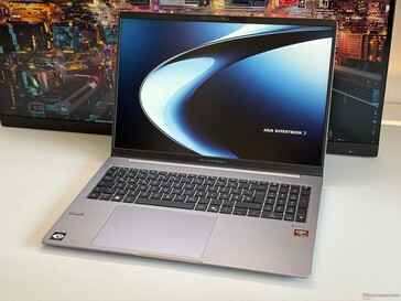 İyi bir IPS paneline sahip ExpertBook PM5 G2.
