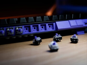 Dokuz manyetik anahtar için dahili saklama alanı.