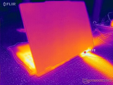 Arka ve sol kenar boyunca egzoz