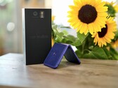 Bu özel bir üründür, ancak diğer üreticiler artık Razr Ultra 2026 (Razr 70 Ultra) için en az onun kadar iyi alternatifler sunmaktadır.